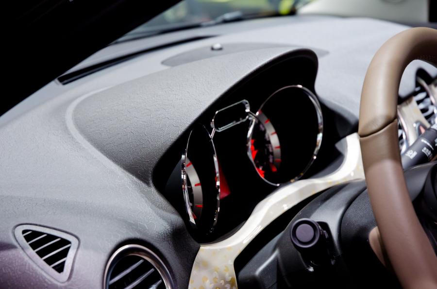  Opel Adam 2013 года  (фото 18 из 107)
